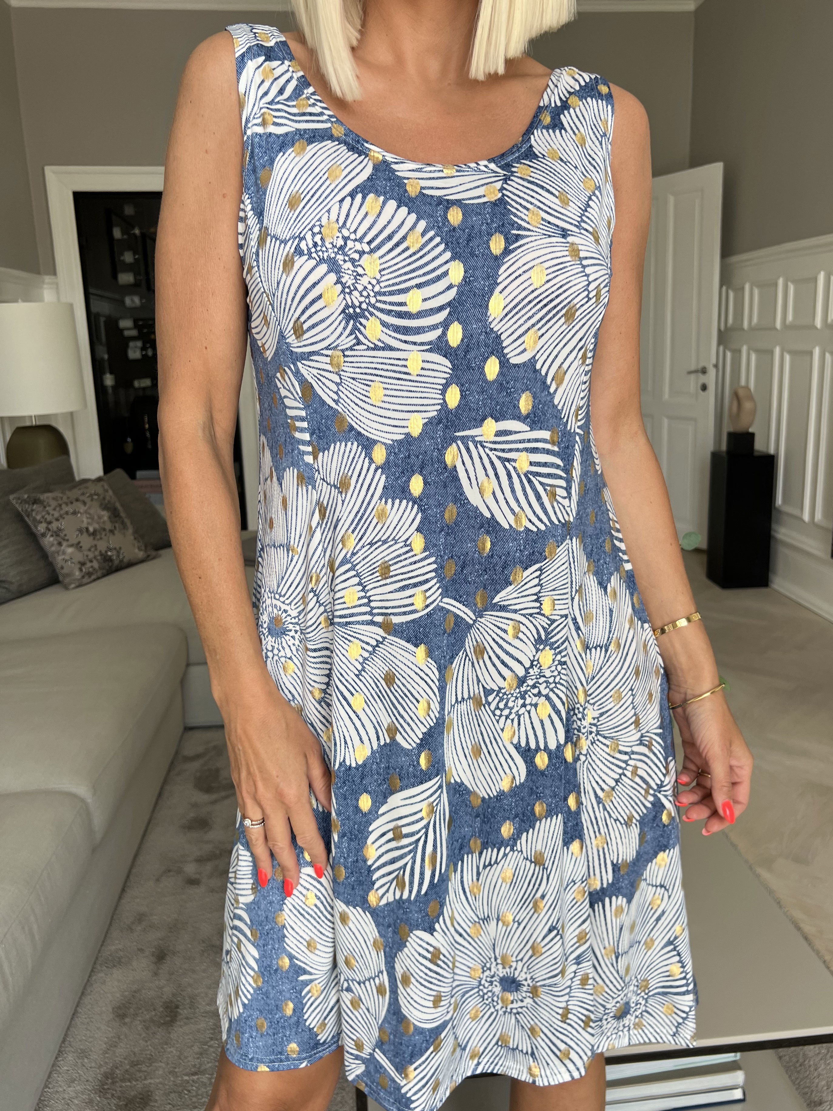 Maj Big Flower - Söt klänning med blommotiv